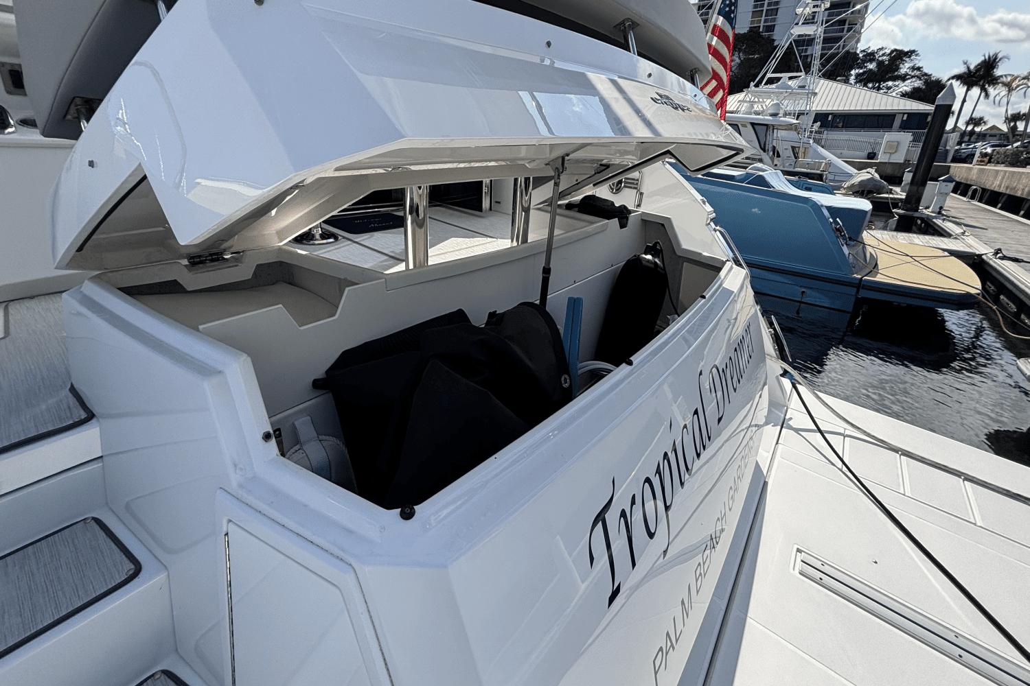 2022 Cruisers Yachts 54 CANTIUS Image Thumbnail #21