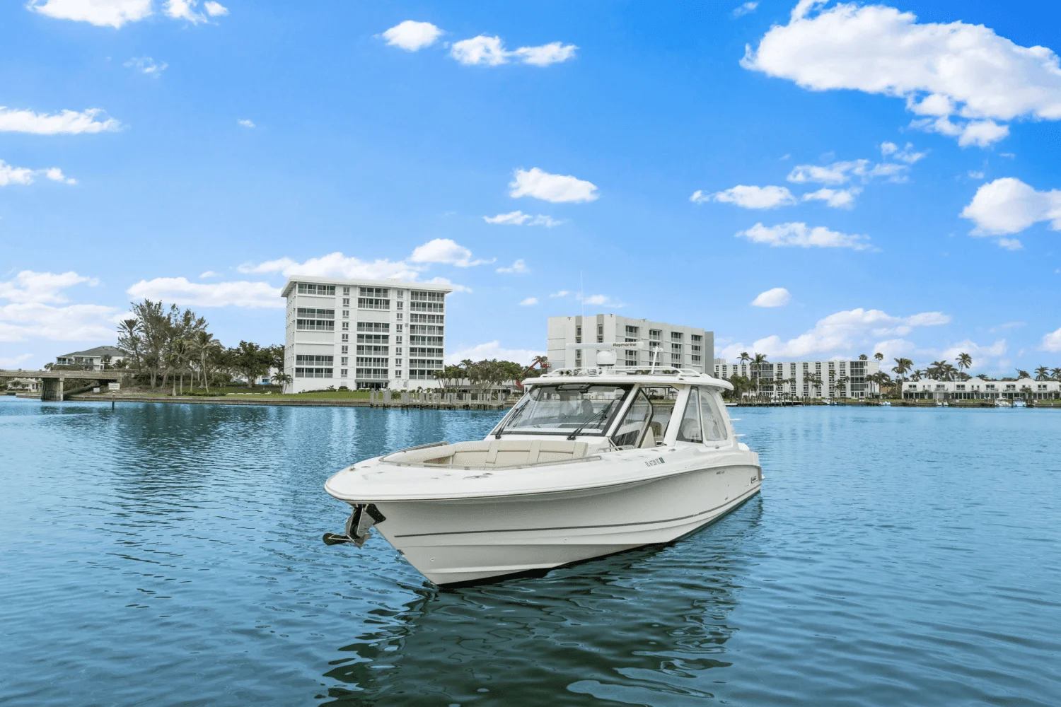 2022 Boston Whaler 380 REALM Image Thumbnail #4