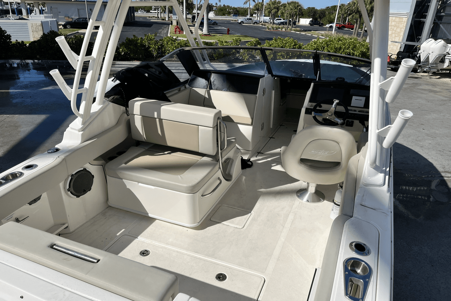 2022 Boston Whaler 24 VANTAGE Image Thumbnail #14