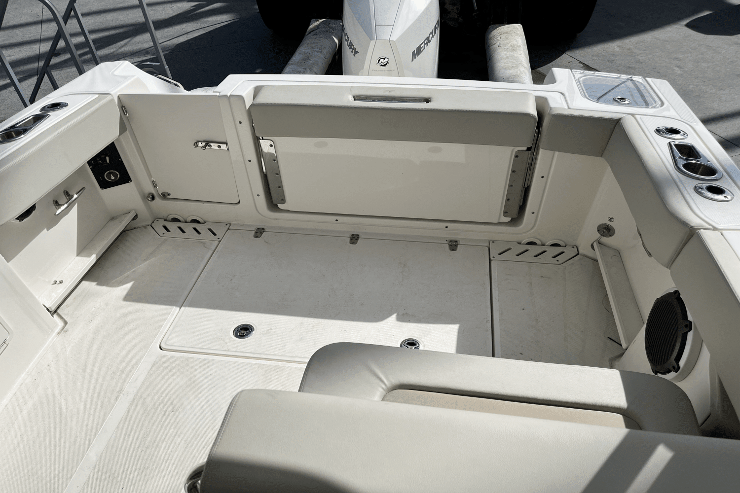 2022 Boston Whaler 24 VANTAGE Image Thumbnail #8