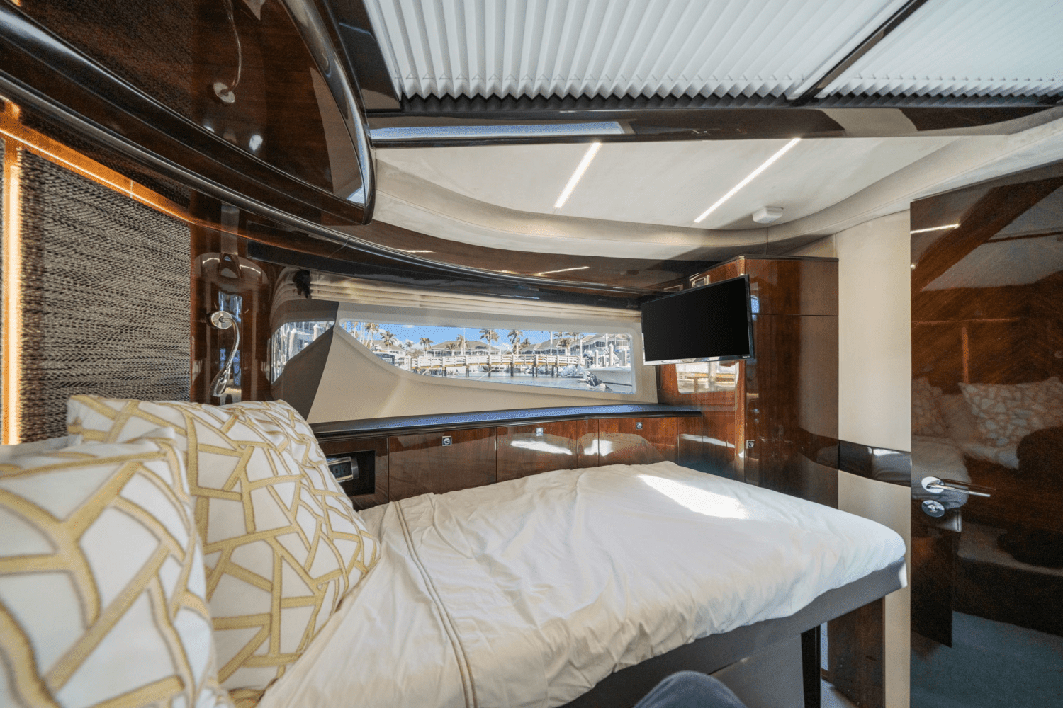 2021 Galeon 400 FLY Image Thumbnail #31