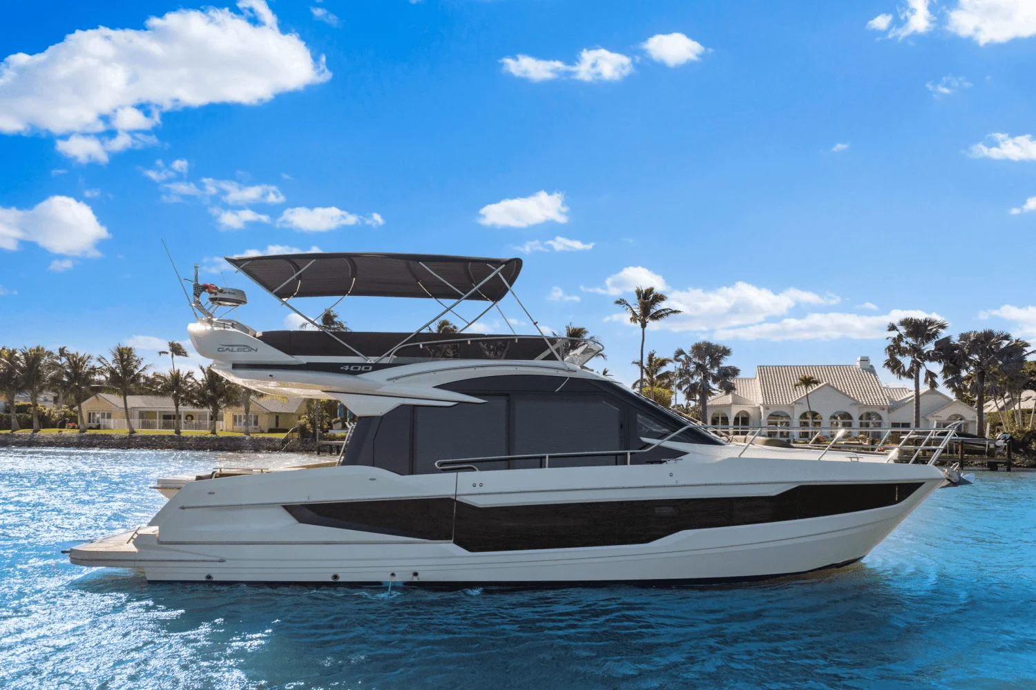 Thumbnail 3 for 2021 Galeon 400 FLY