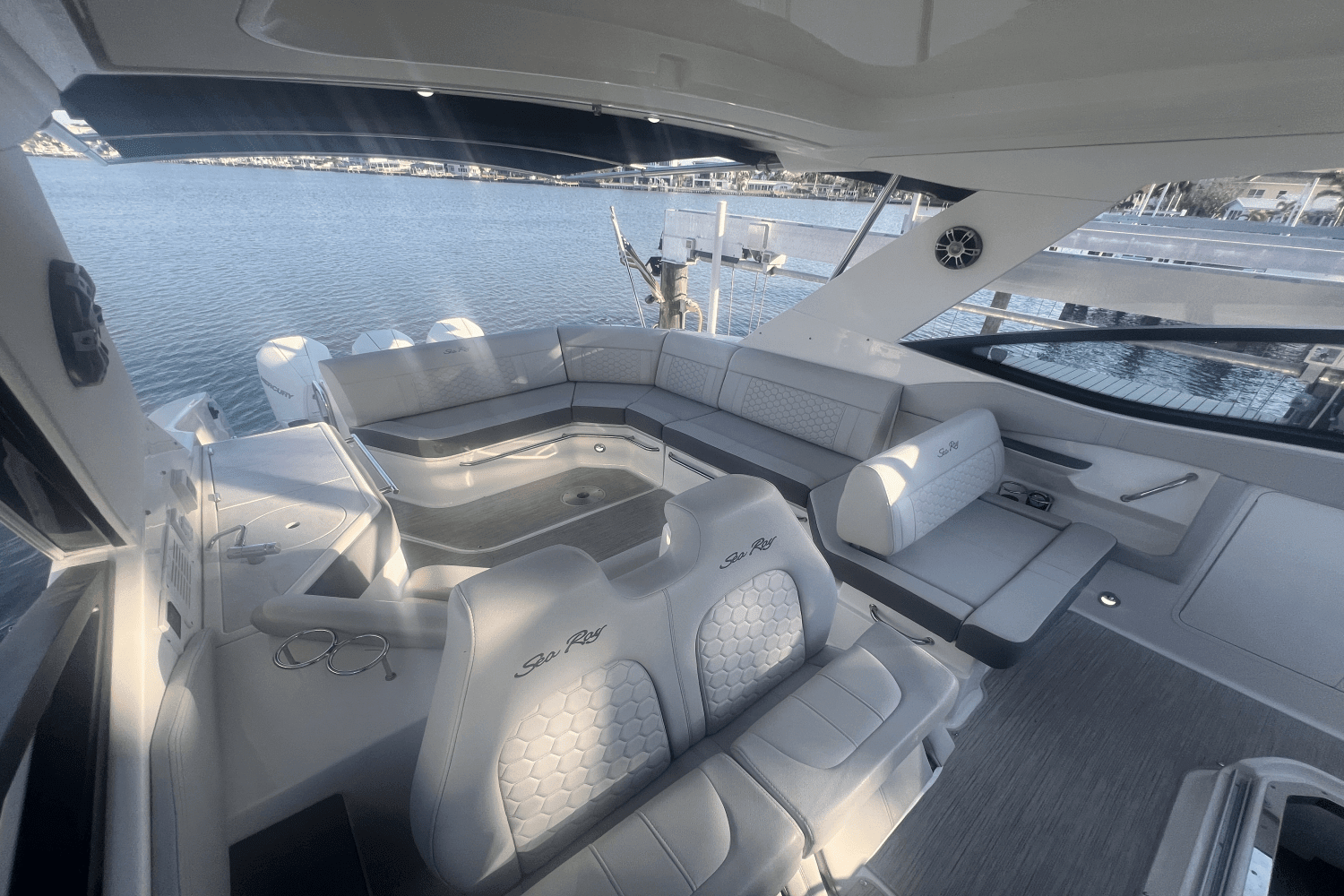 2024 Sea Ray 320 DA-OB Image Thumbnail #15