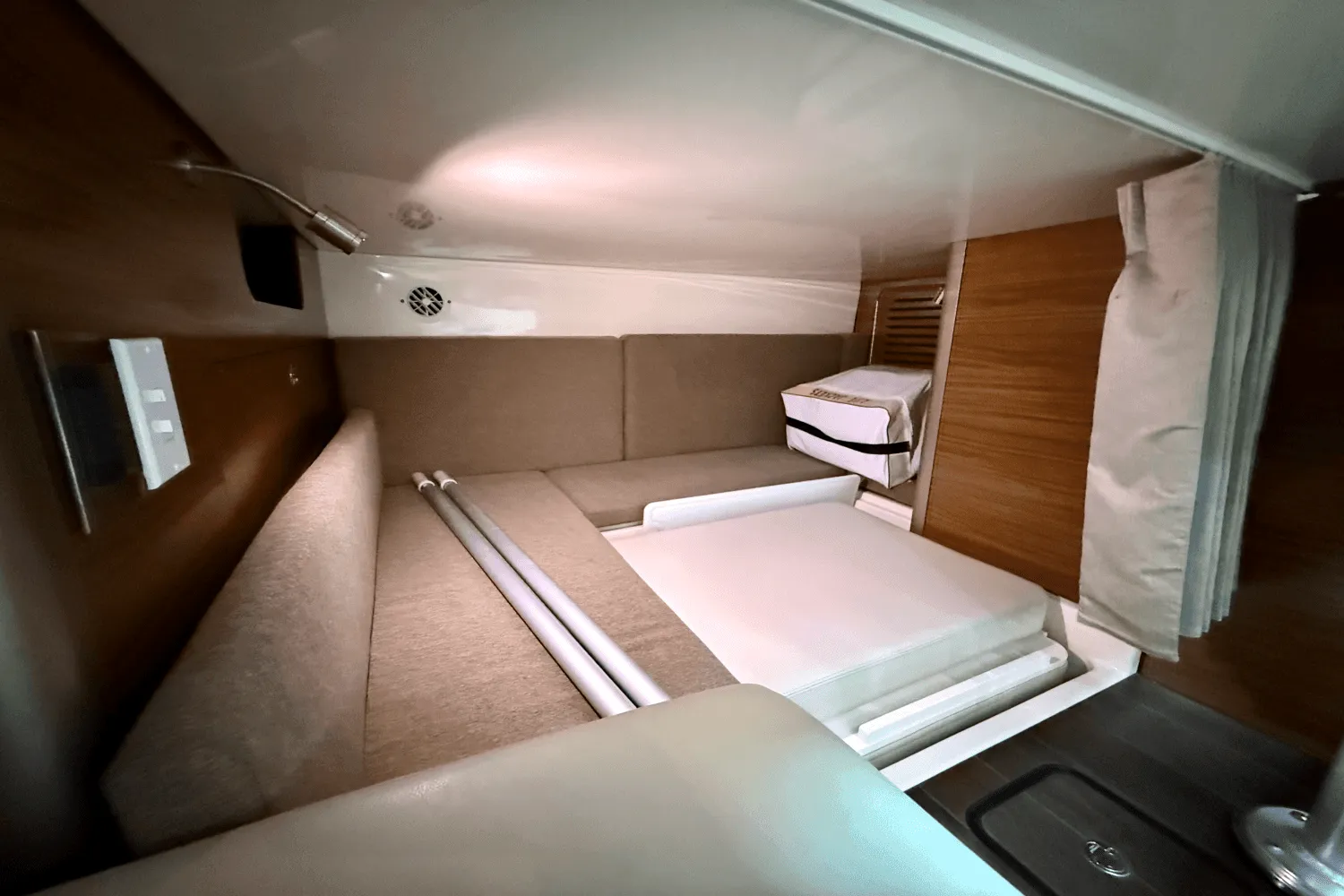 2015 Boston Whaler 345 CONQUEST Image Thumbnail #47