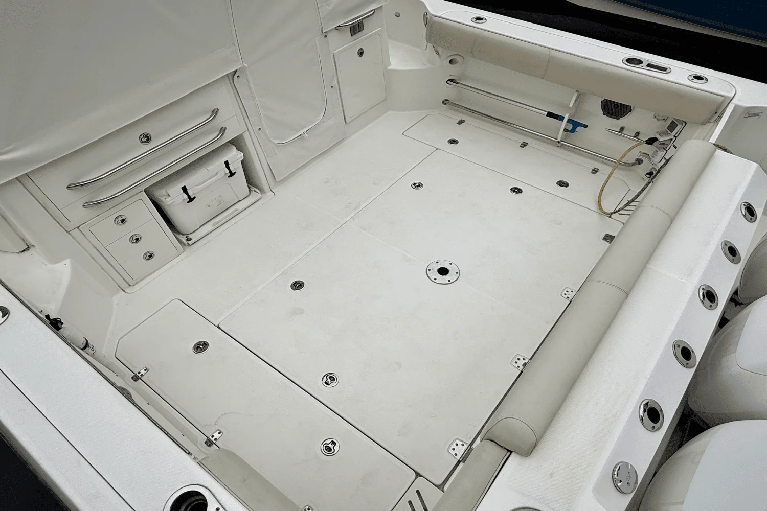 2015 Boston Whaler 345 CONQUEST Image Thumbnail #11