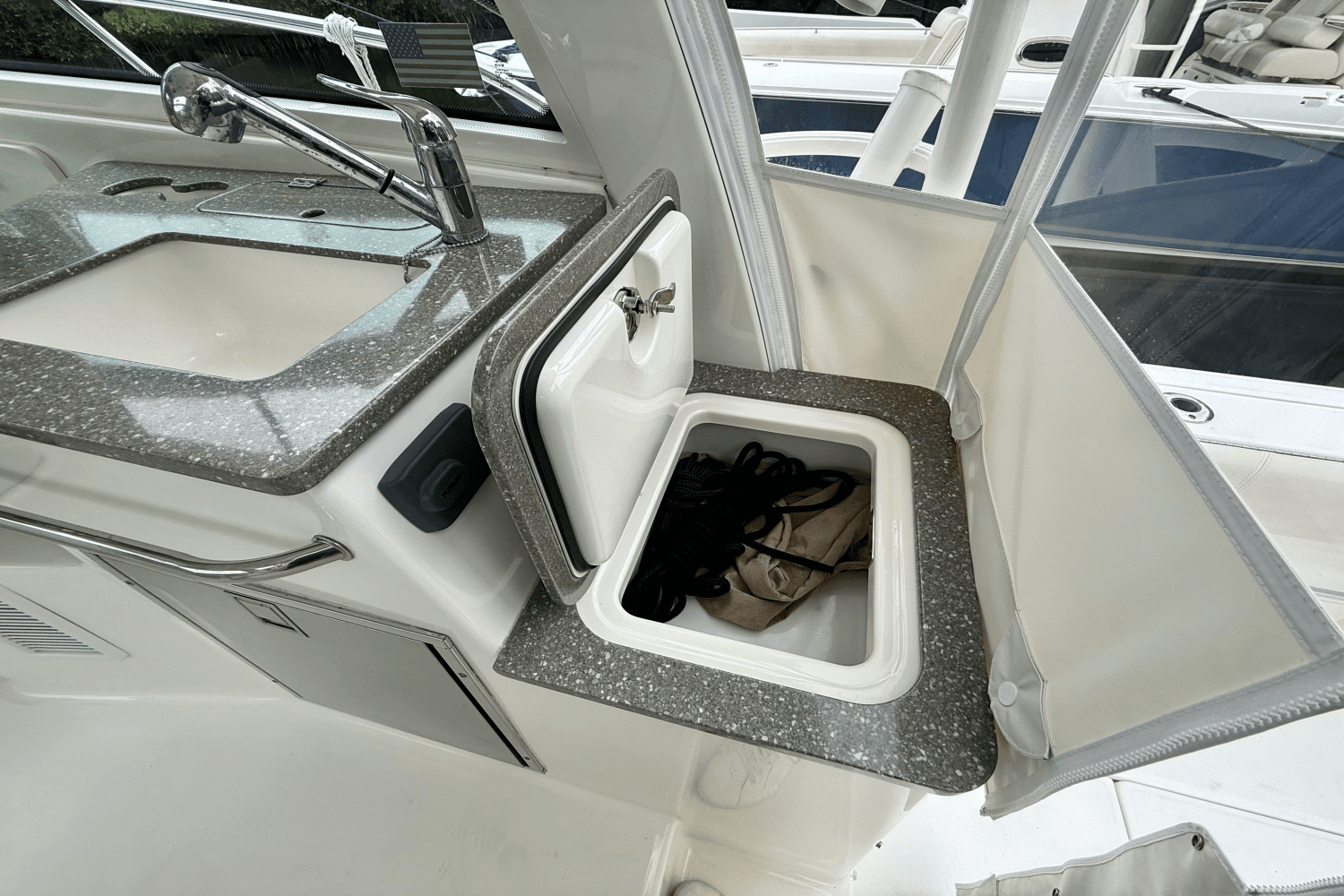 2015 Boston Whaler 345 CONQUEST Image Thumbnail #24