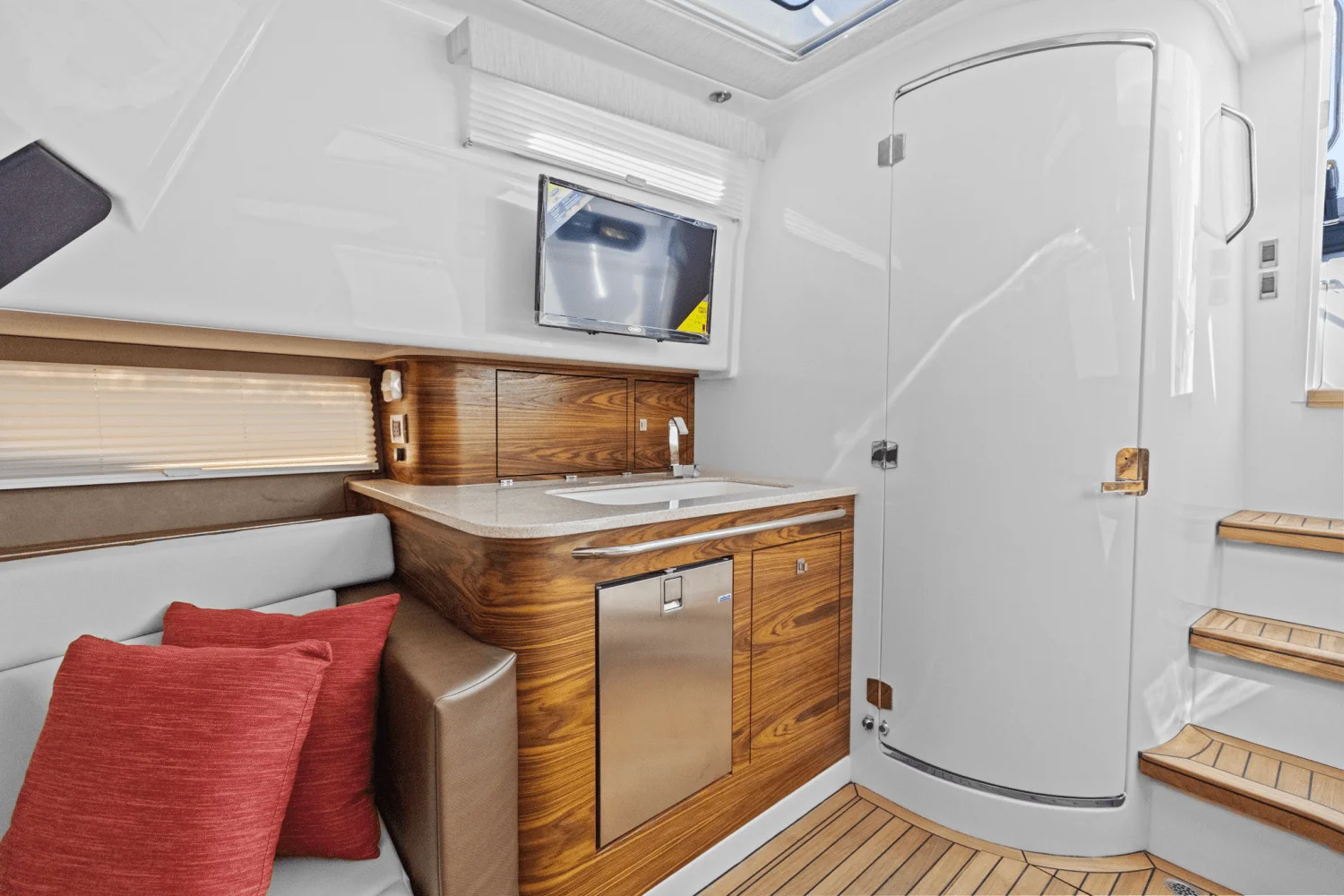 2026 Boston Whaler 420 Outrage Image Thumbnail #41