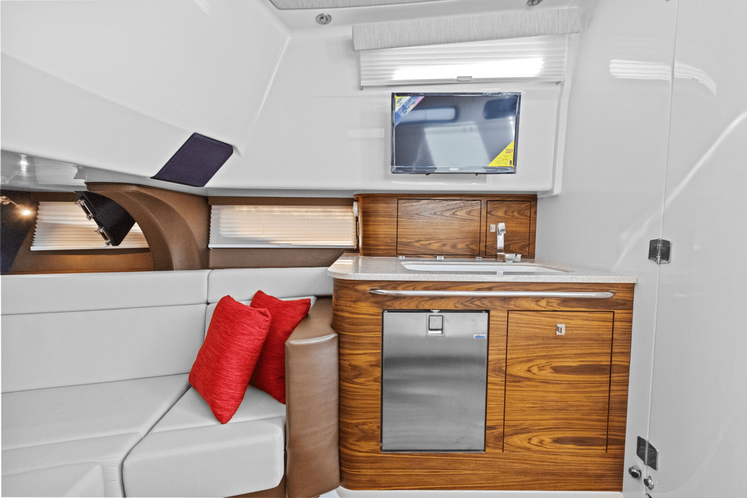 2026 Boston Whaler 420 Outrage Image Thumbnail #40