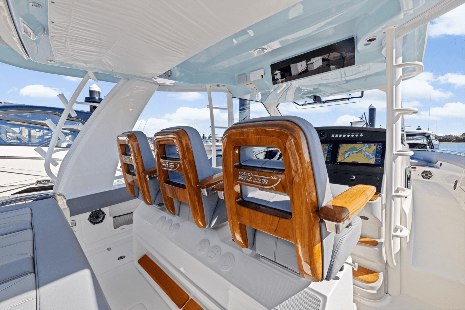 2026 Boston Whaler 420 Outrage Image Thumbnail #23