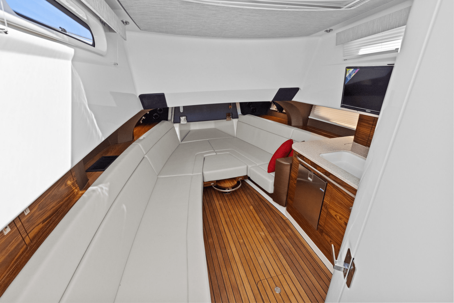 2026 Boston Whaler 420 Outrage Image Thumbnail #35