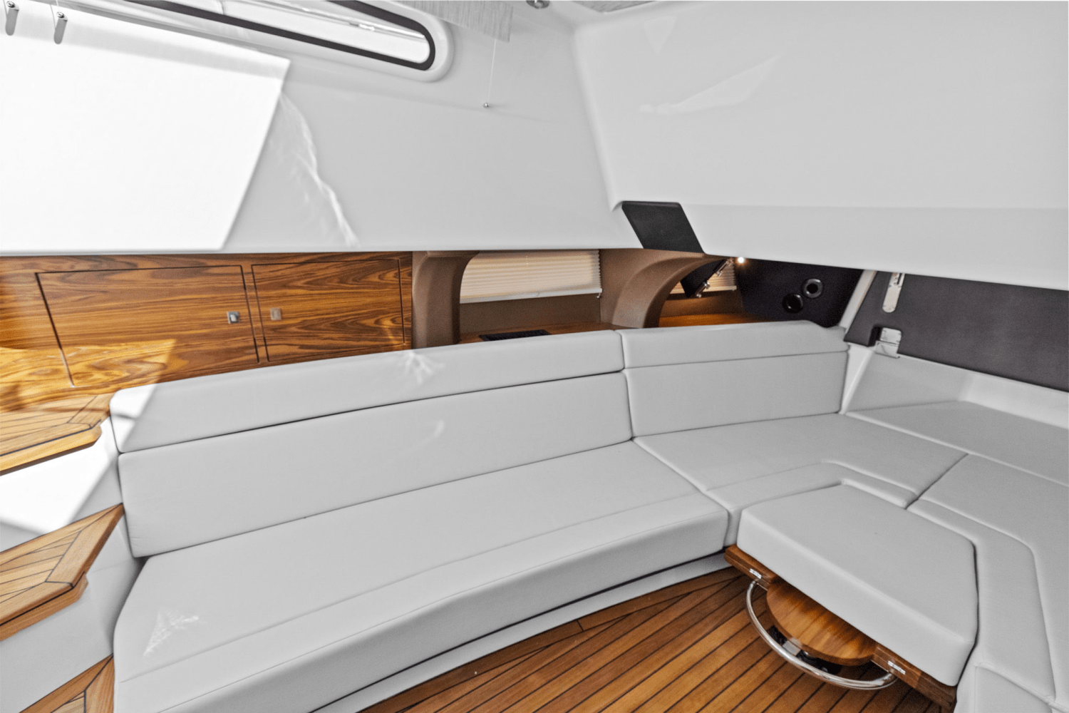 2026 Boston Whaler 420 Outrage Image Thumbnail #38