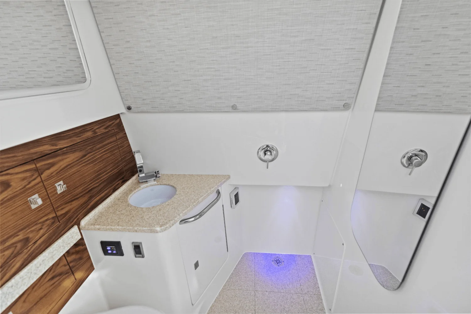 2026 Boston Whaler 420 Outrage Image Thumbnail #45