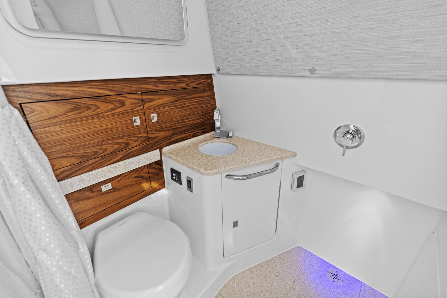 2026 Boston Whaler 420 Outrage Image Thumbnail #44