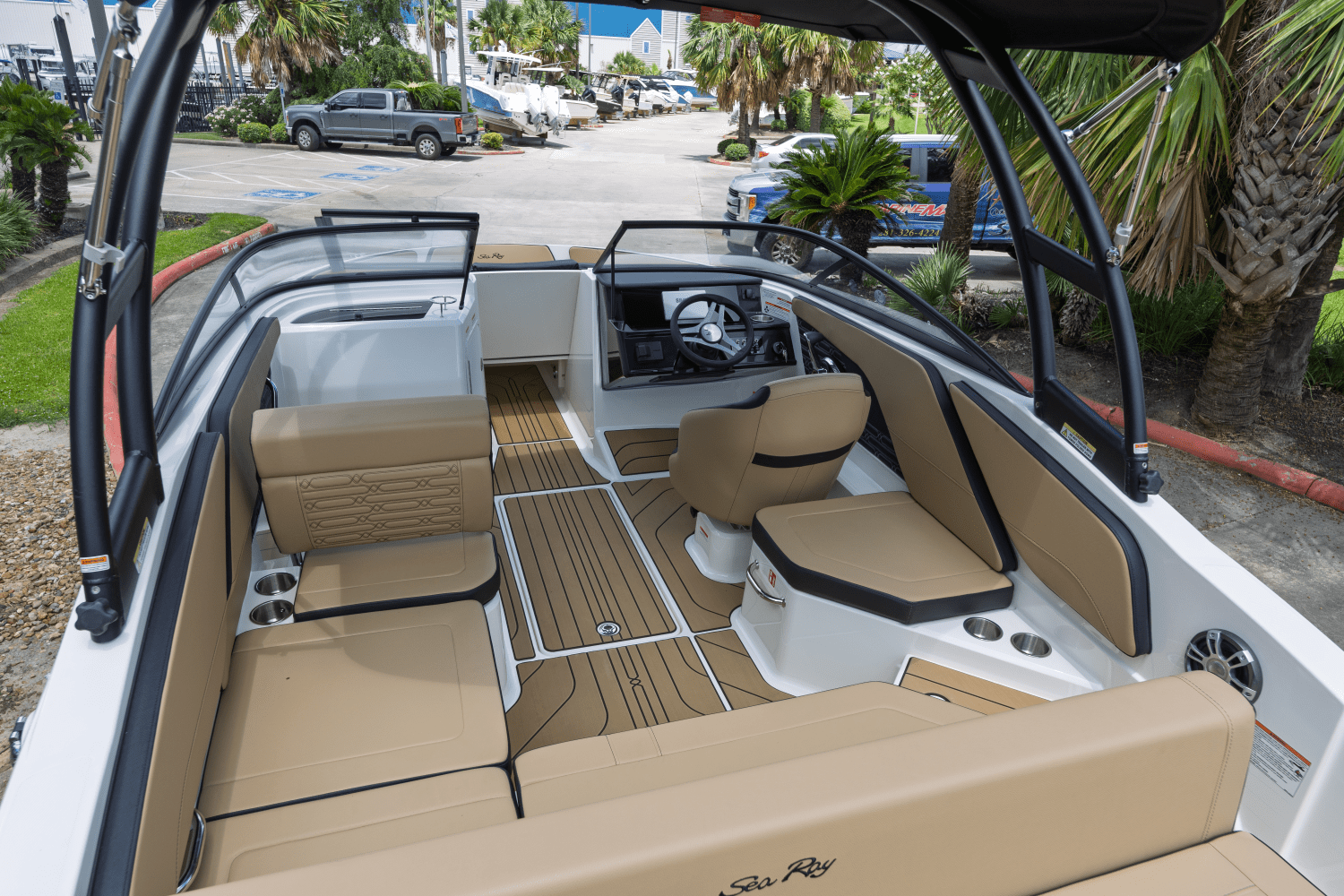 2025 Sea Ray SPX 210 Outboard Image Thumbnail #5