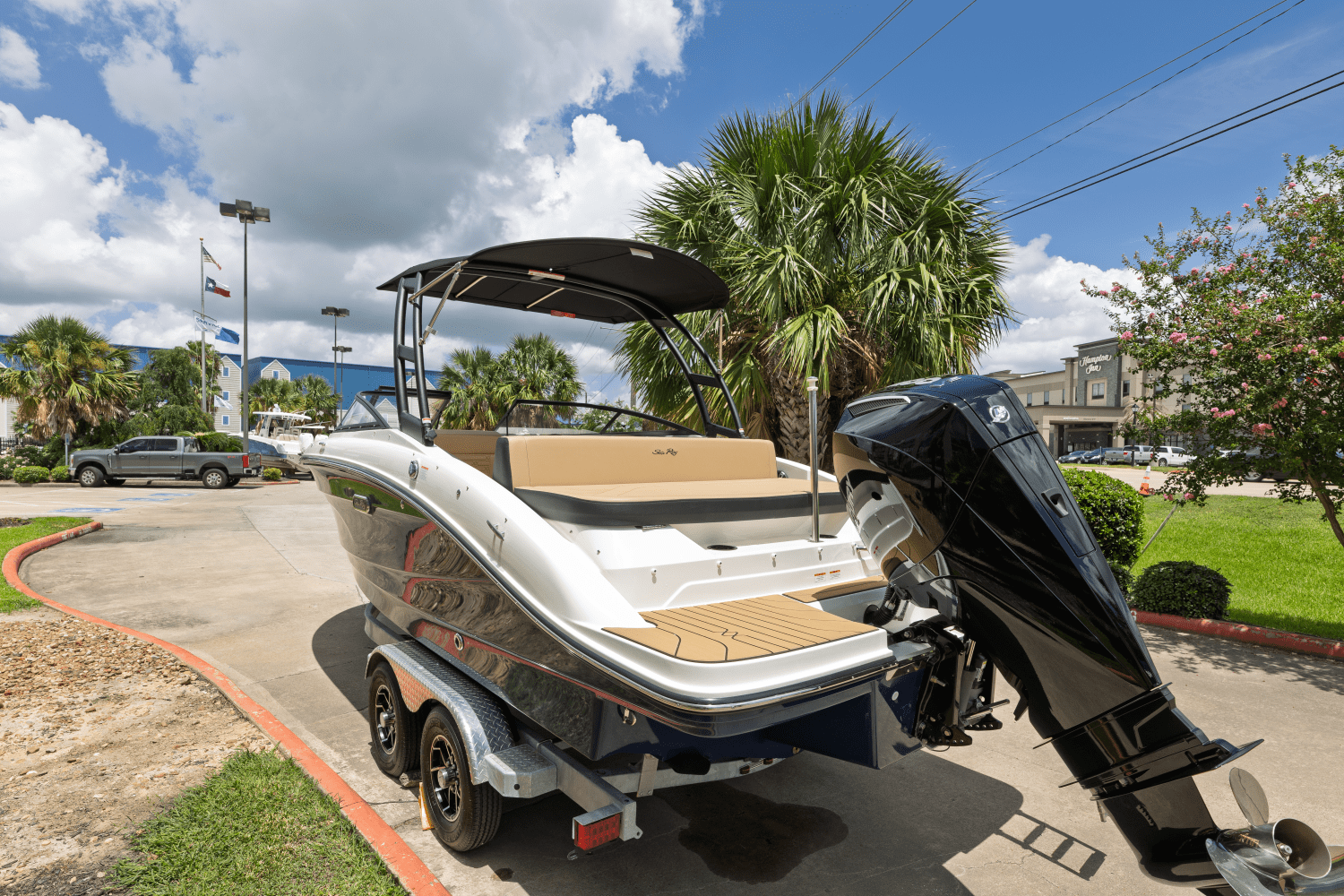 2025 Sea Ray SPX 210 Outboard Image Thumbnail #16