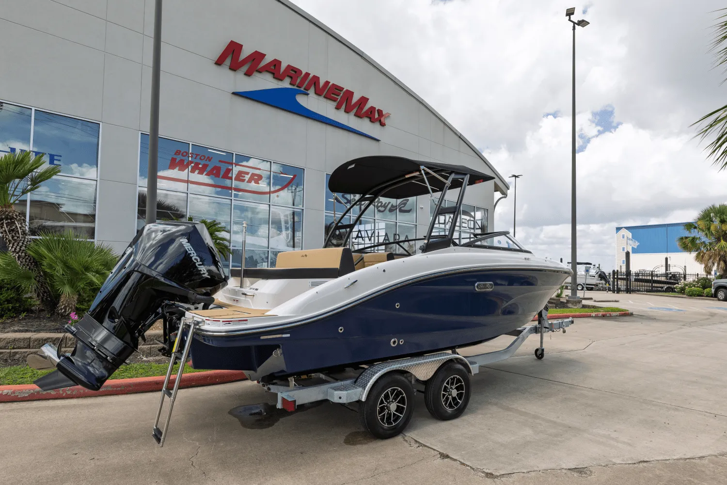 2025 Sea Ray SPX 210 Outboard Image Thumbnail #2
