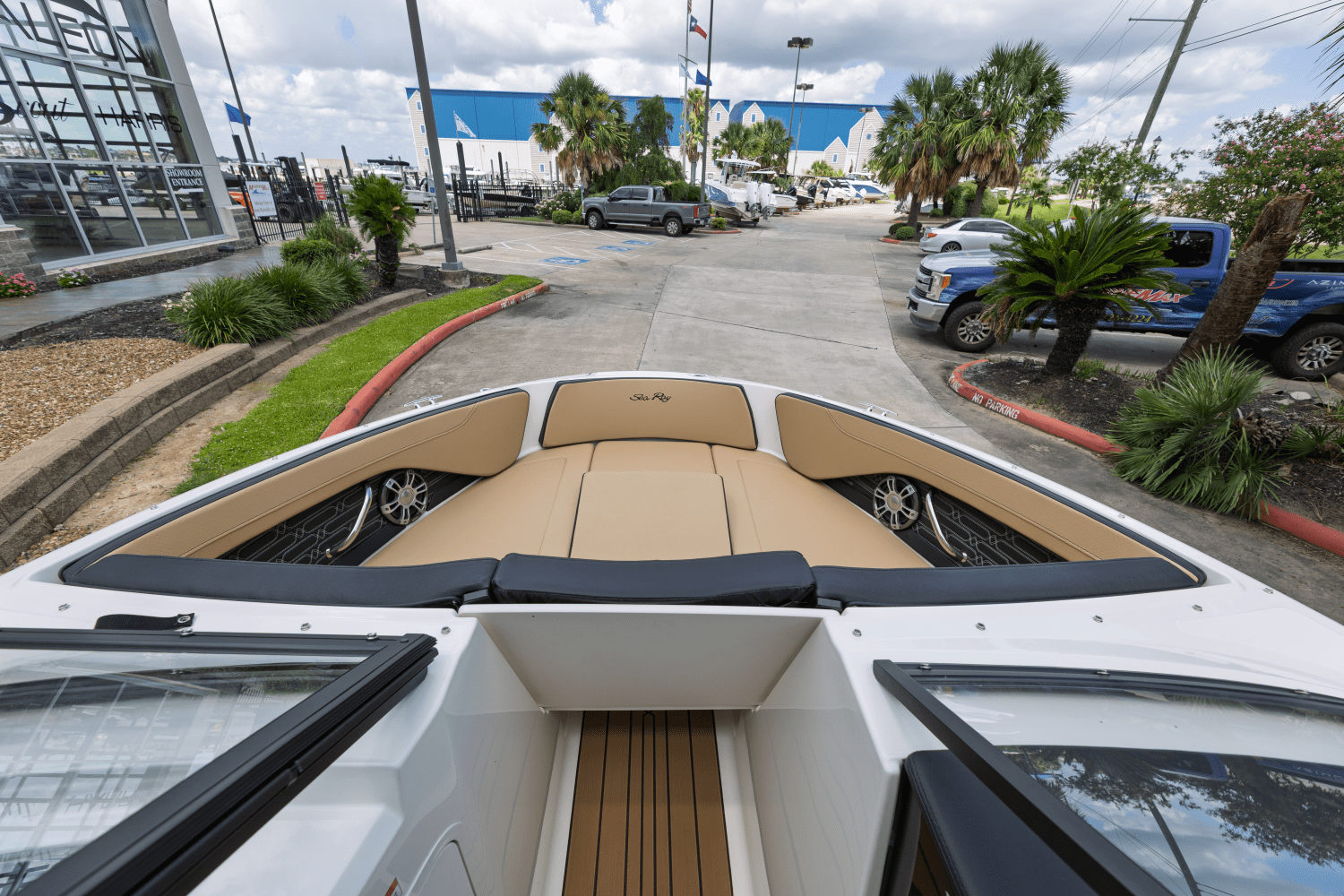 2025 Sea Ray SPX 210 Outboard Image Thumbnail #10