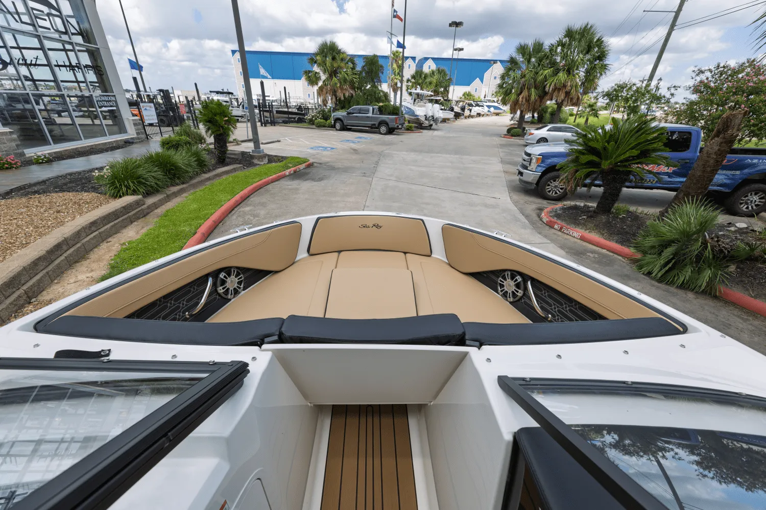 2025 Sea Ray SPX 210 Outboard Image Thumbnail #10