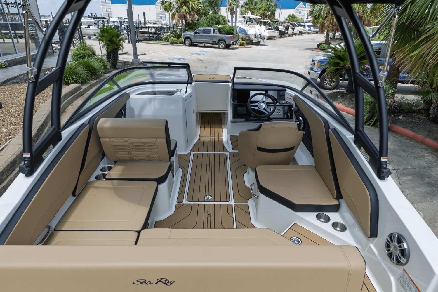 2025 Sea Ray SPX 210 Outboard Image Thumbnail #4