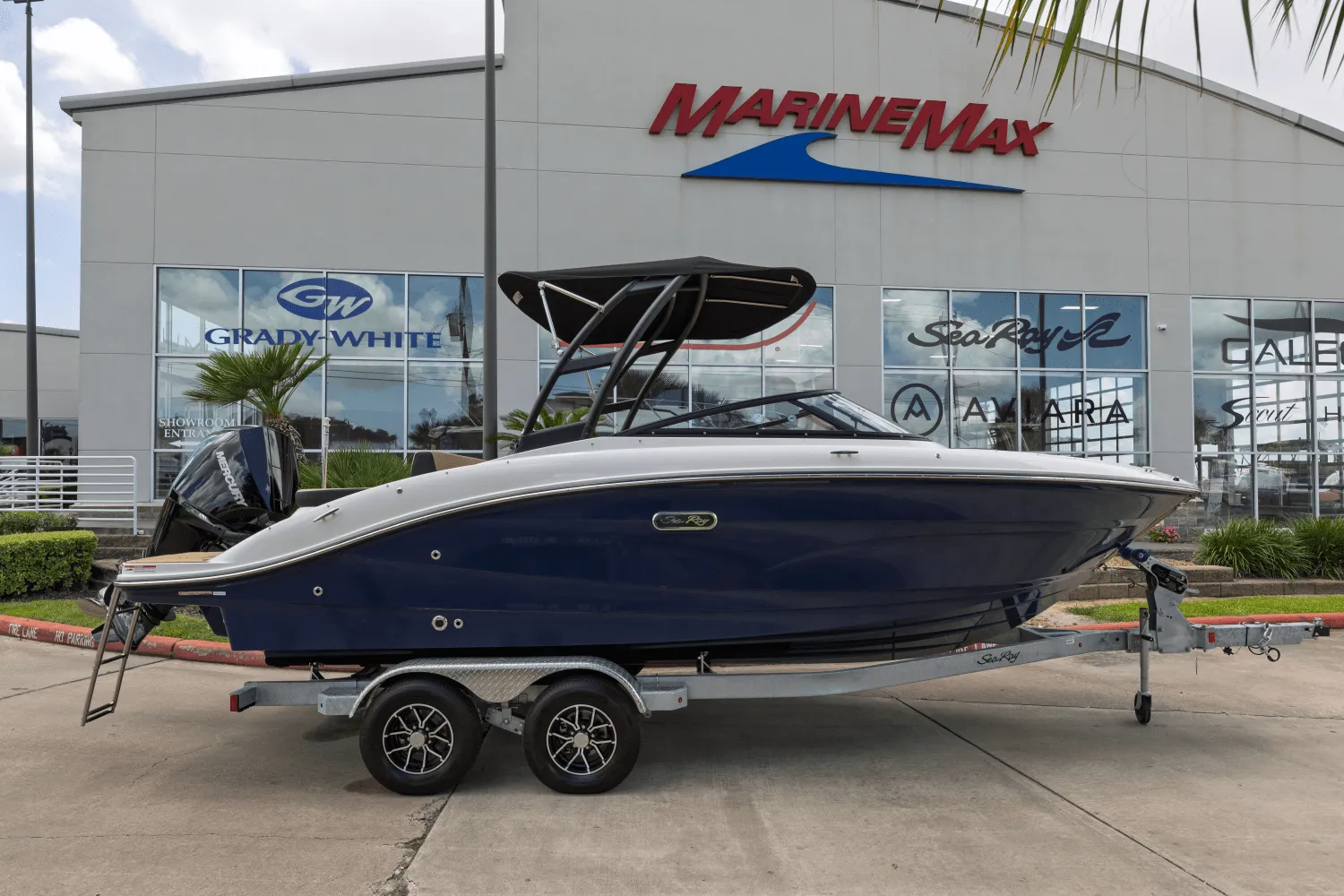 2025 Sea Ray SPX 210 Outboard Image Thumbnail #1