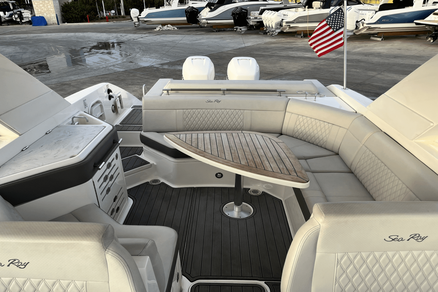 2022 Sea Ray 310 SLX-OB Image Thumbnail #13