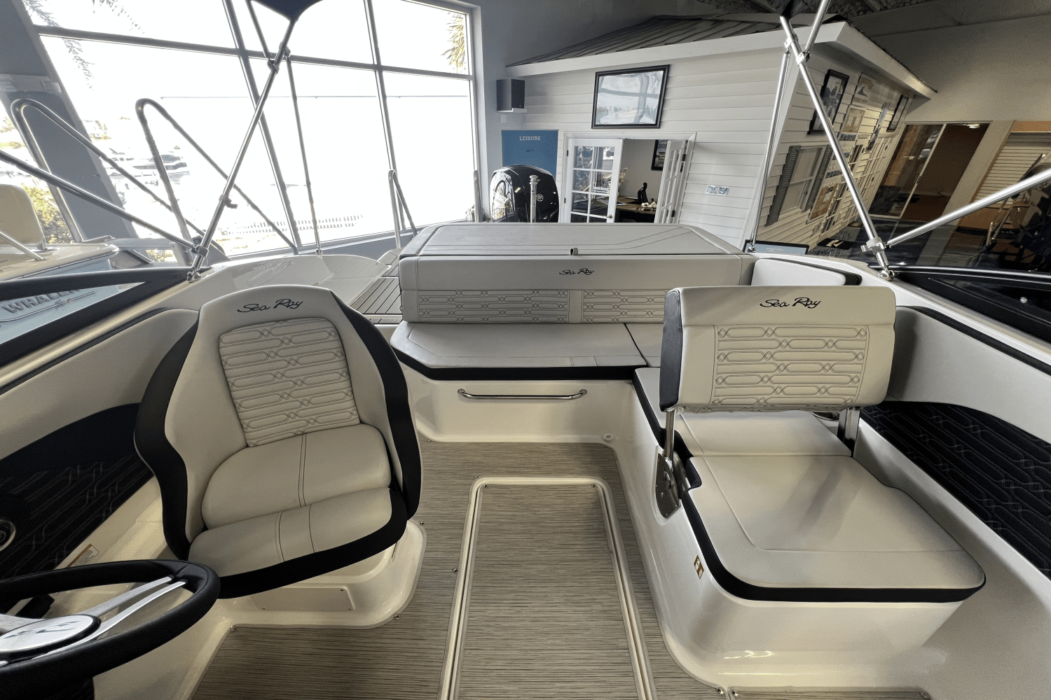 2025 Sea Ray SPX 190 Outboard Image Thumbnail #5