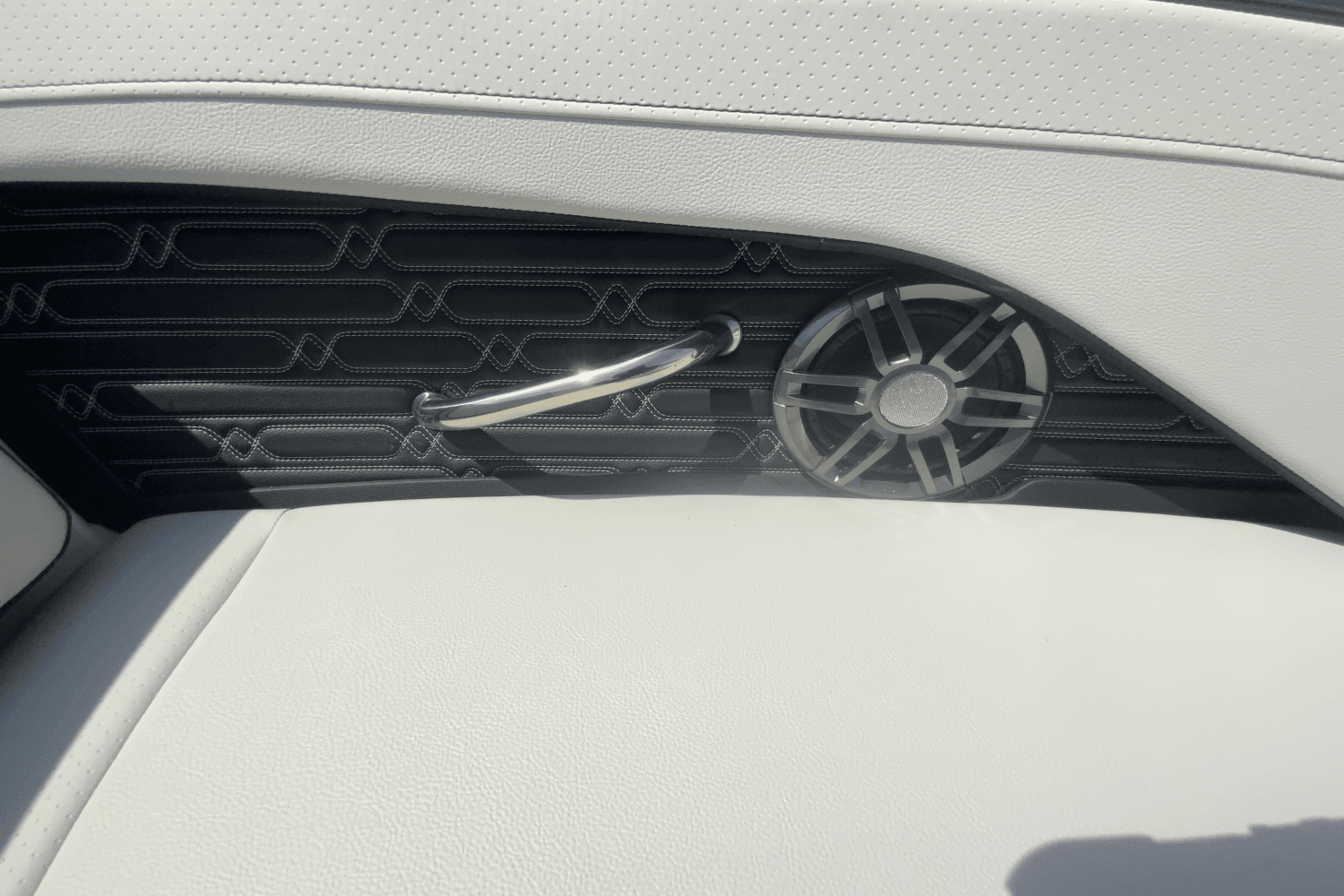 2025 Sea Ray SPX 190 Outboard Image Thumbnail #4