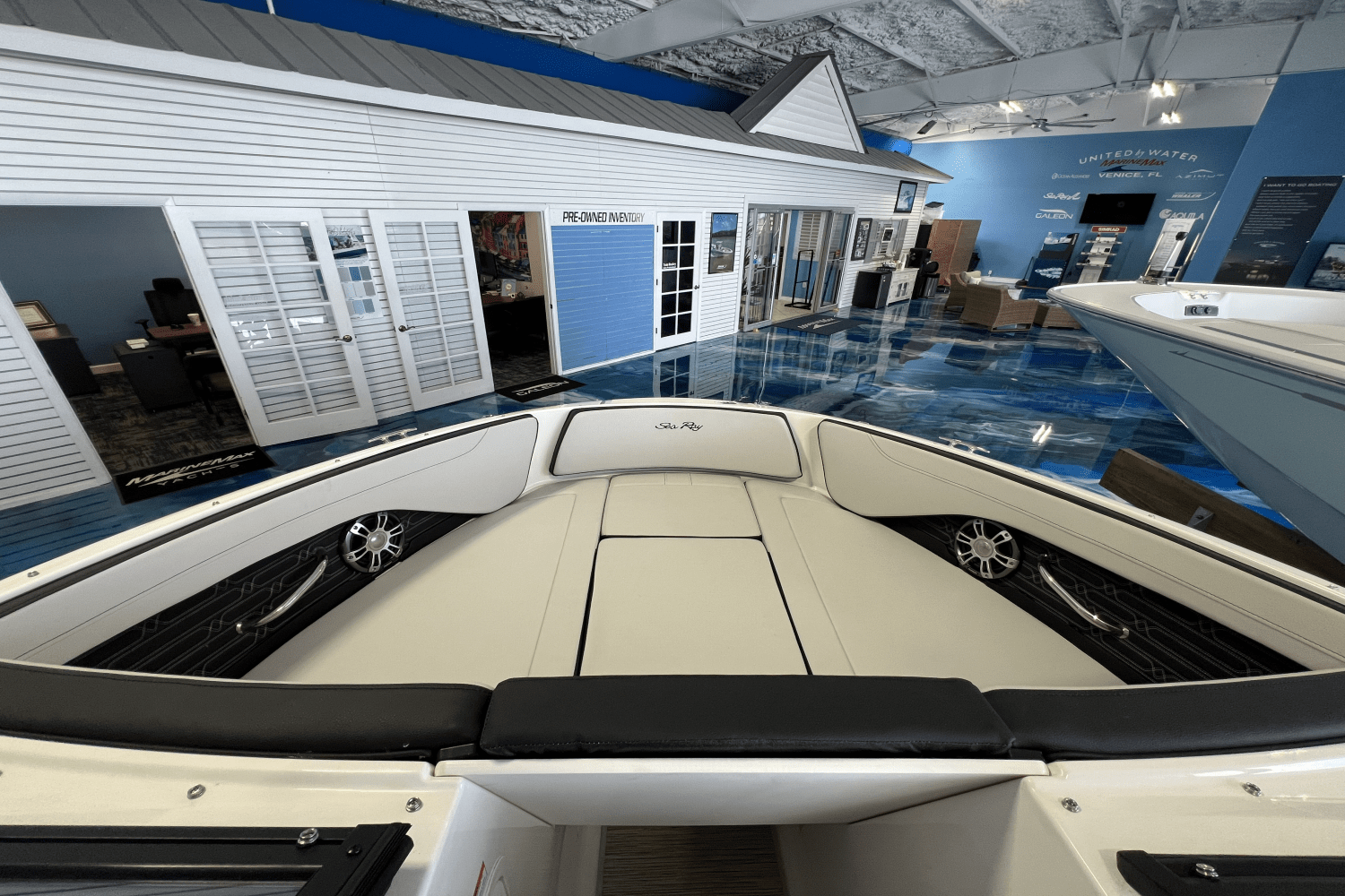 2025 Sea Ray SPX 190 Outboard Image Thumbnail #10