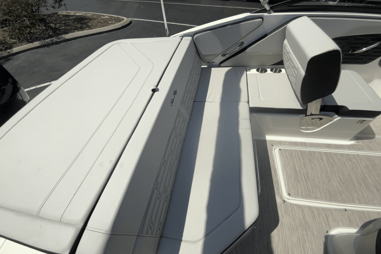 2025 Sea Ray SPX 190 Outboard Image Thumbnail #14