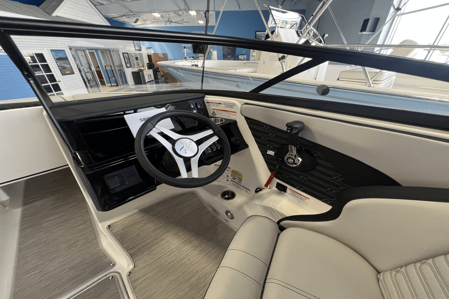 2025 Sea Ray SPX 190 Outboard Image Thumbnail #8