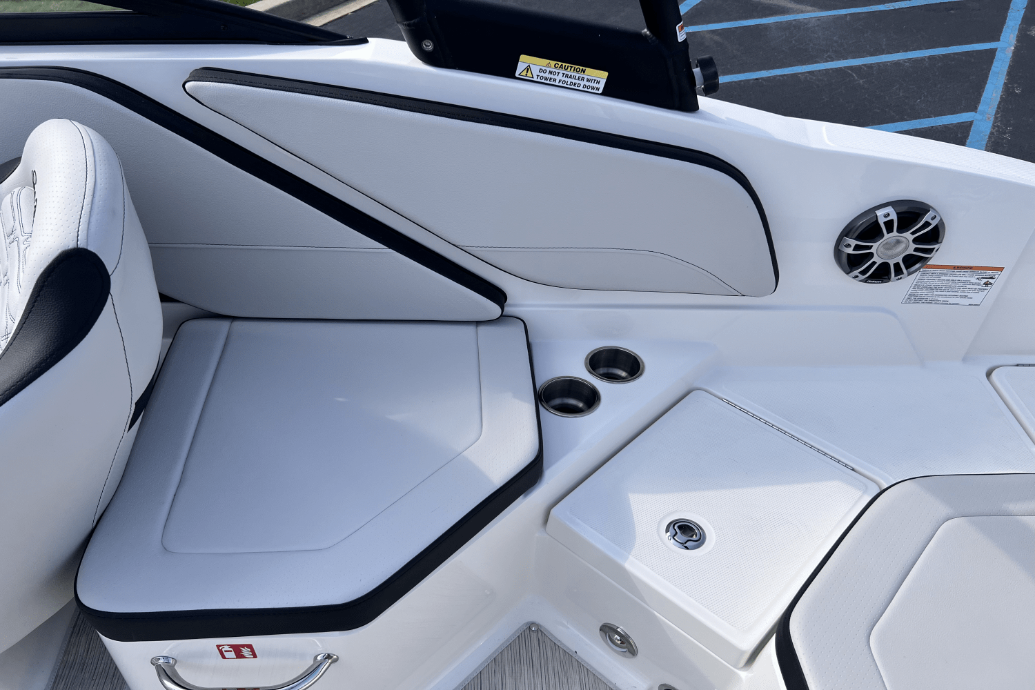2025 Sea Ray SPX 210 Outboard Image Thumbnail #15