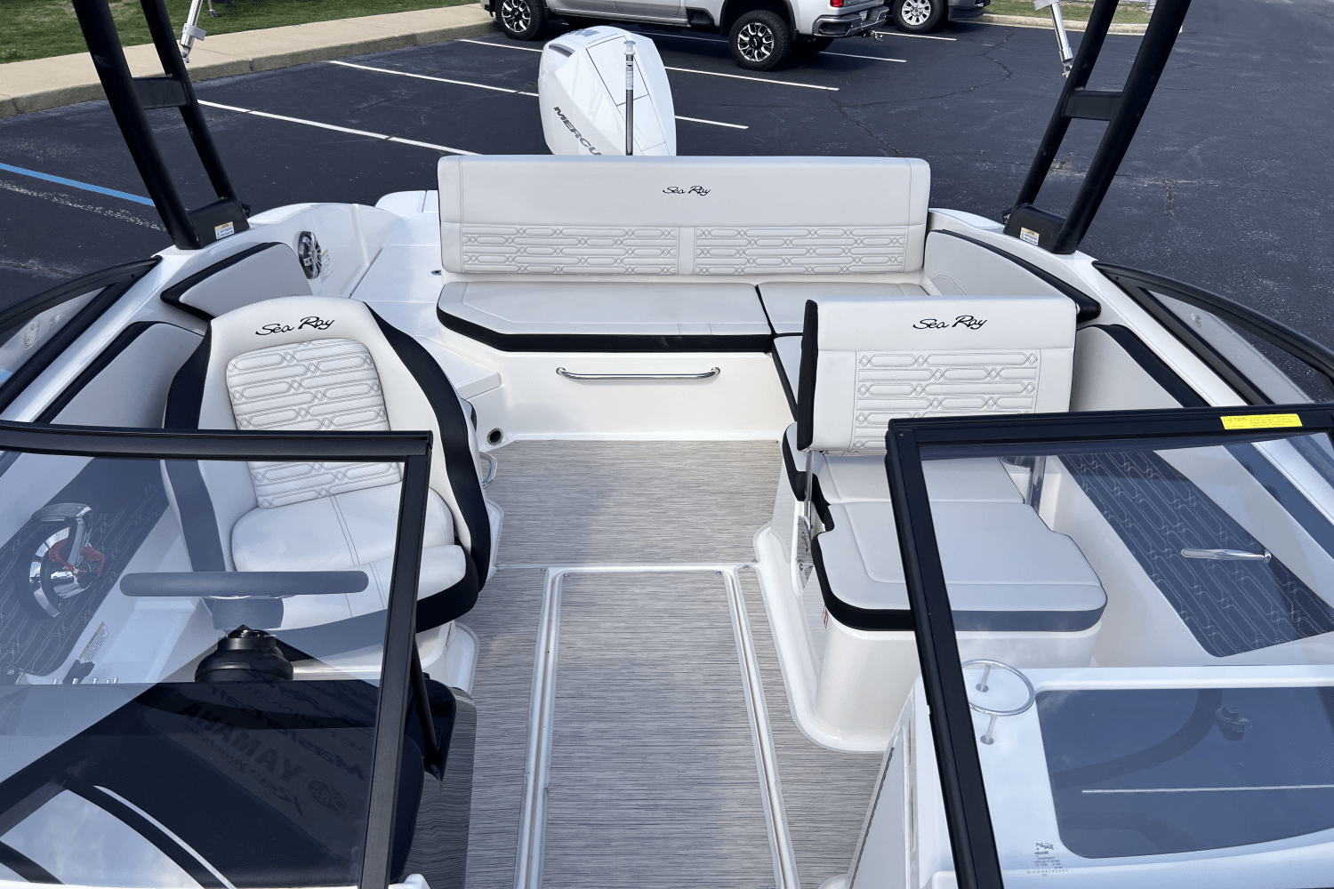 2025 Sea Ray SPX 210 Outboard Image Thumbnail #11