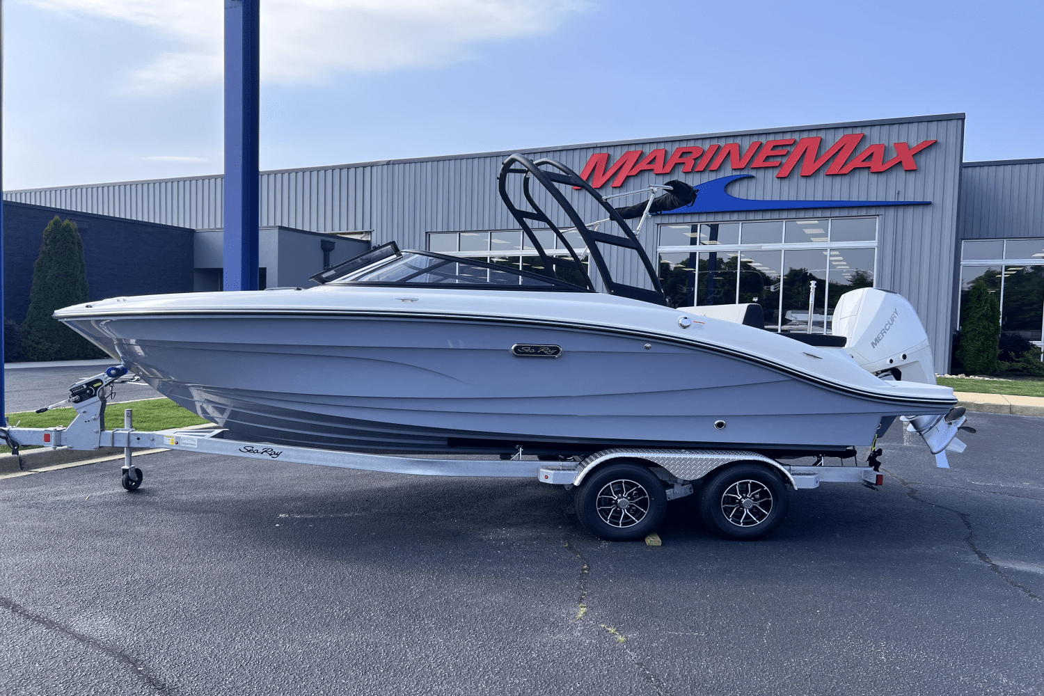 2025 Sea Ray SPX 210 Outboard Image Thumbnail #1