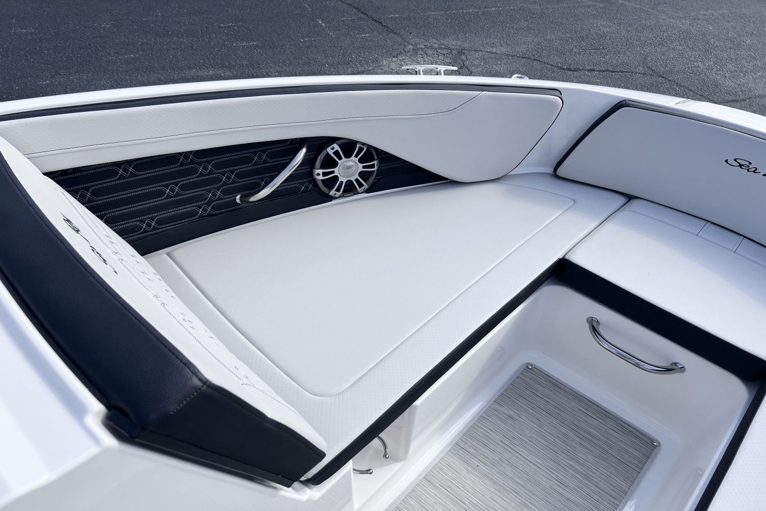 2025 Sea Ray SPX 210 Outboard Image Thumbnail #9
