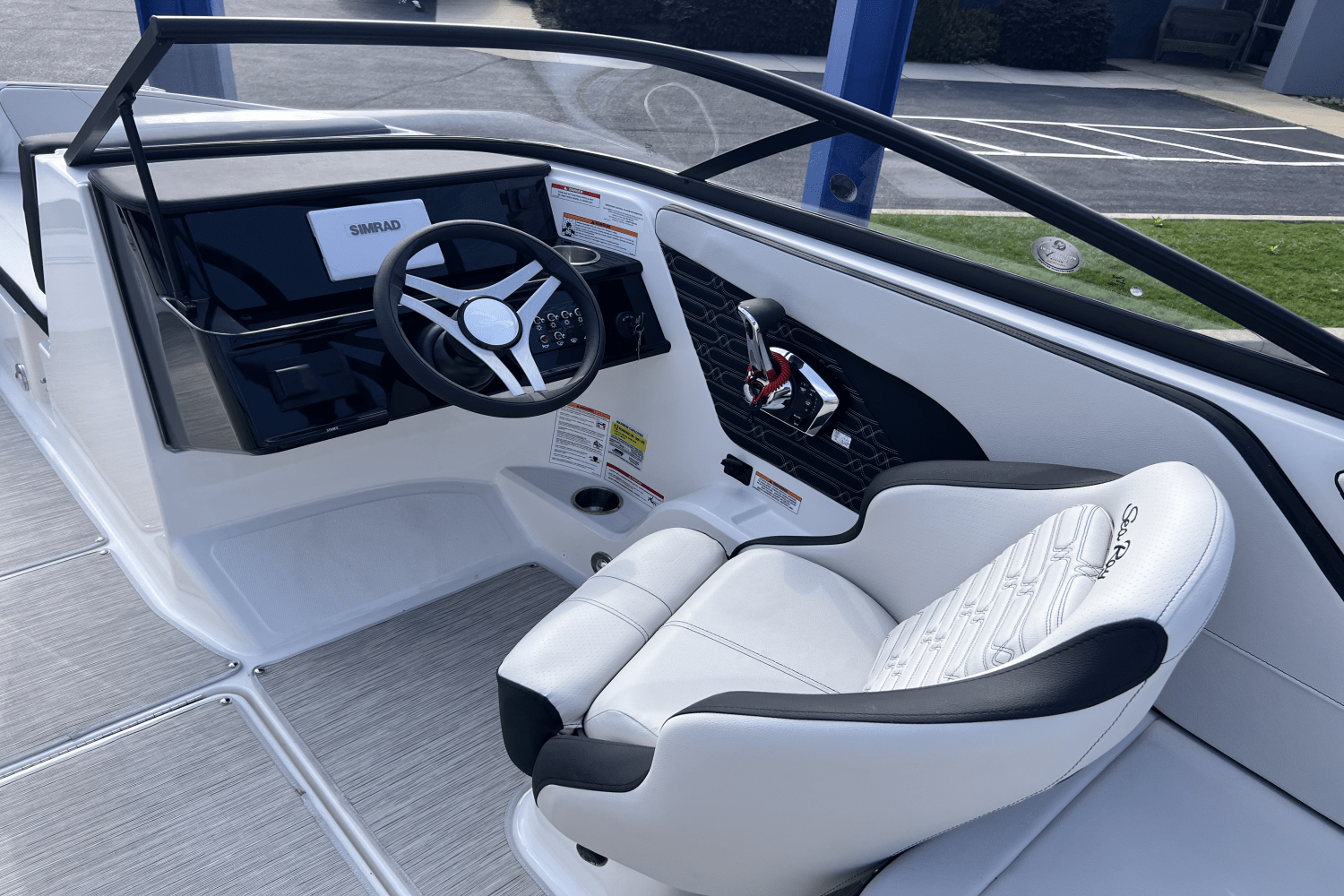2025 Sea Ray SPX 210 Outboard Image Thumbnail #6