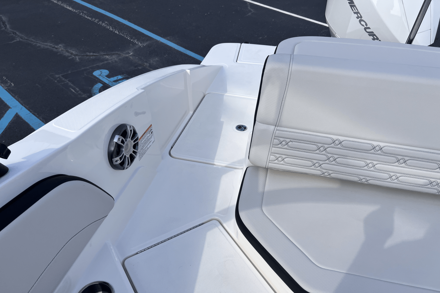 2025 Sea Ray SPX 210 Outboard Image Thumbnail #16