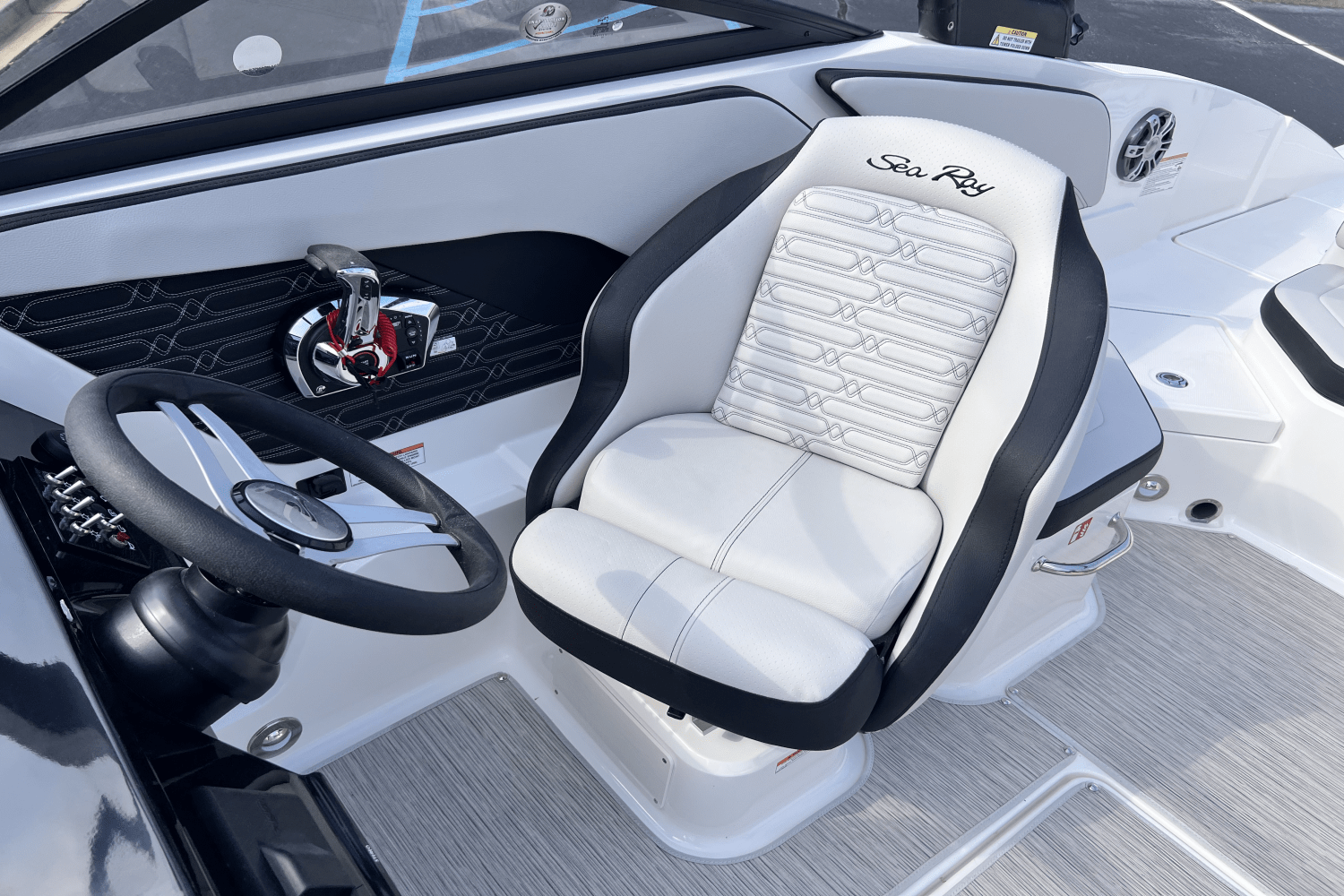 2025 Sea Ray SPX 210 Outboard Image Thumbnail #13
