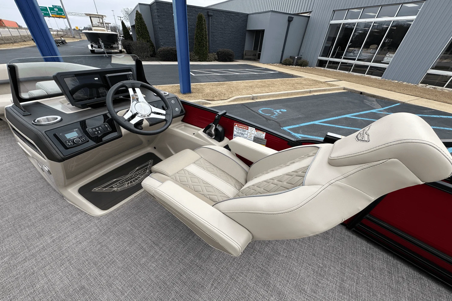 2025 Bennington 22MSB Image Thumbnail #16