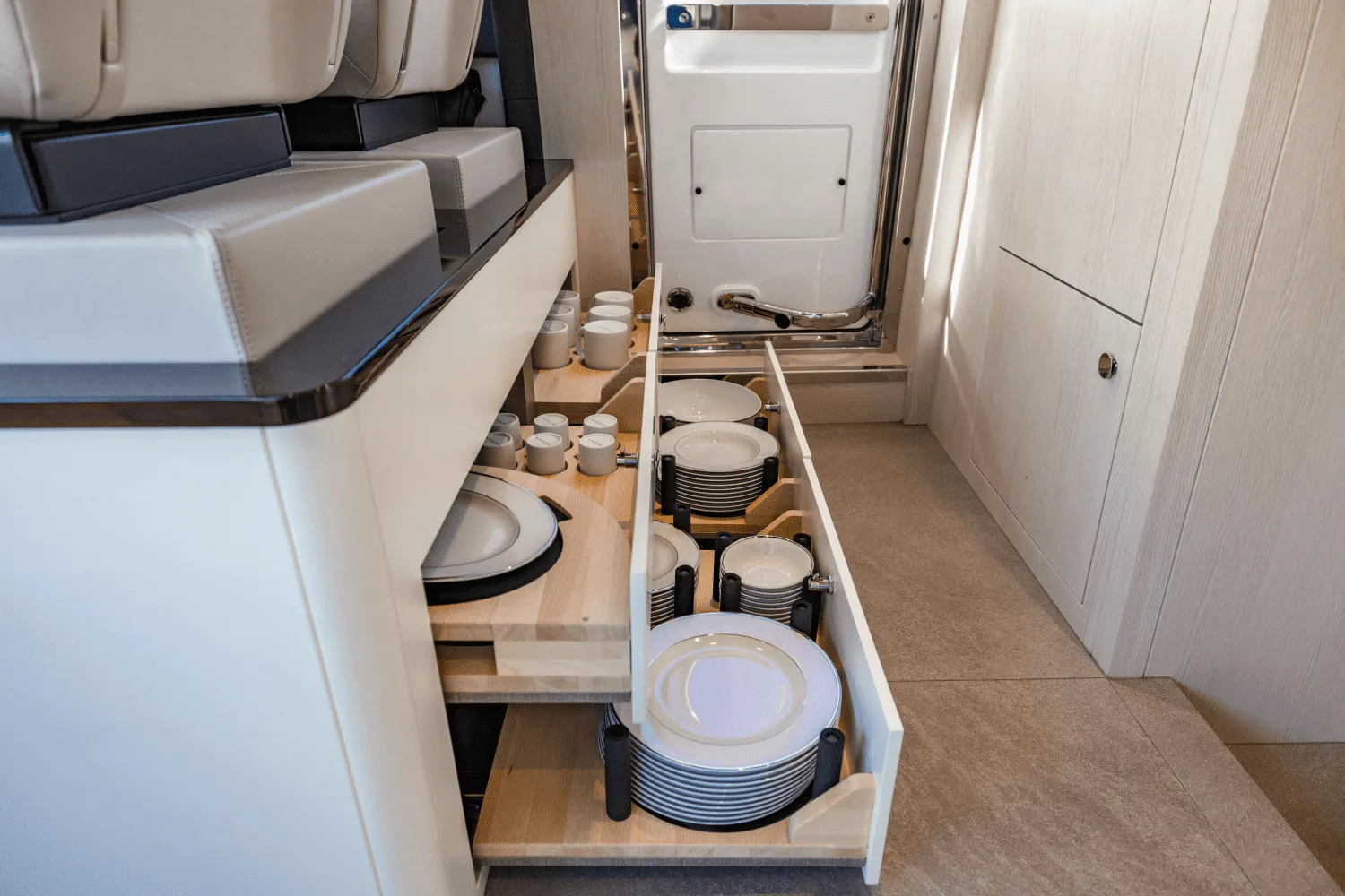 2023 Azimut 78 FLY Image Thumbnail #77