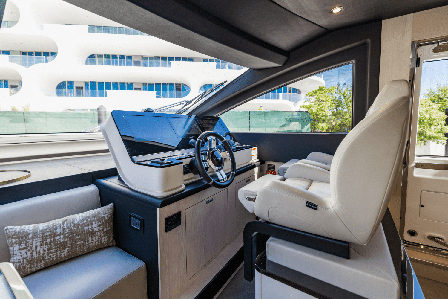 2023 Azimut
                                                             78 FLY Image Thumbnail #68
