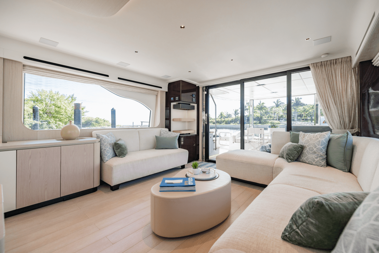 2023 Azimut
                                                             78 FLY Image Thumbnail #63