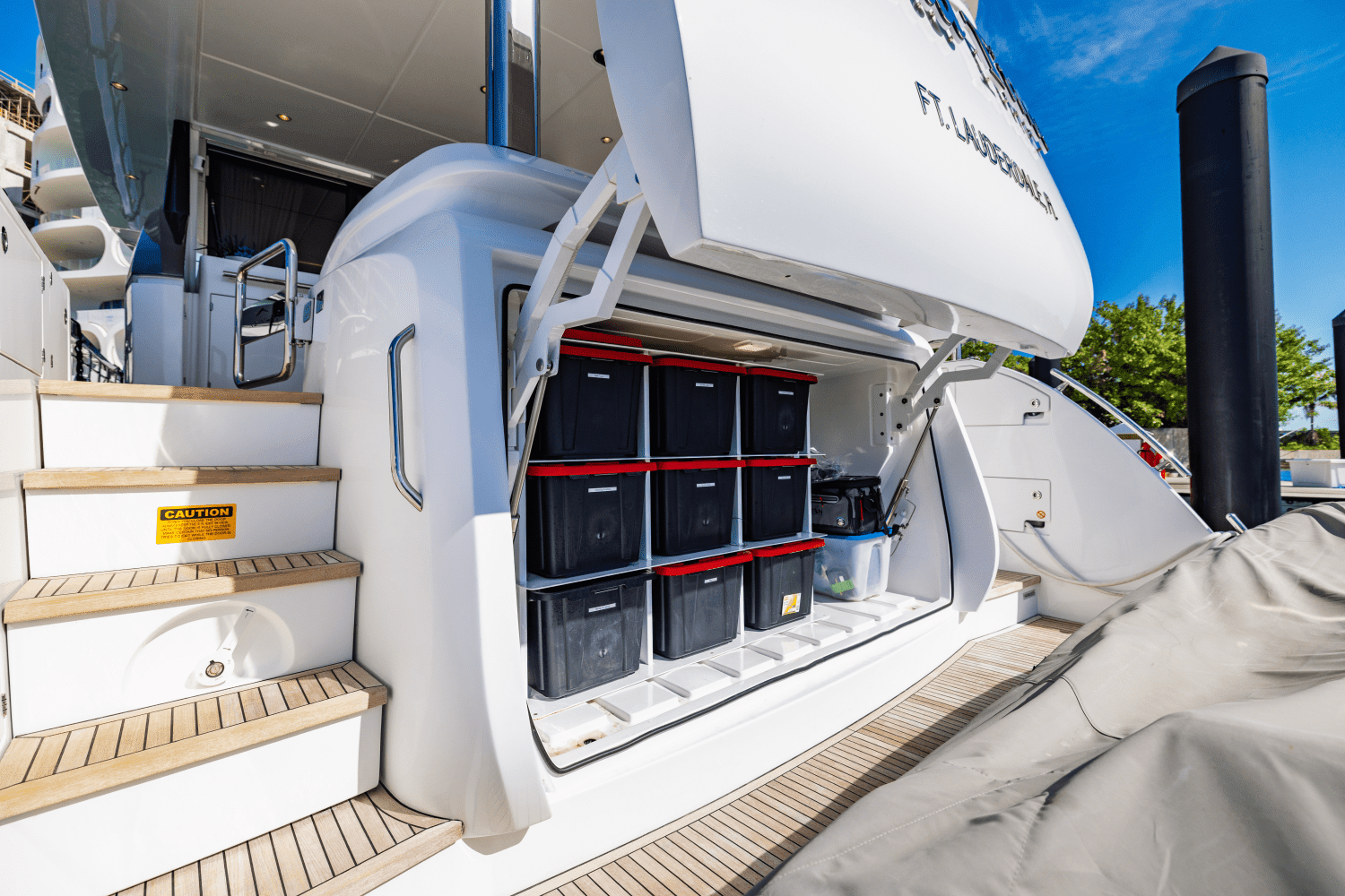 2023 Azimut
                                                             78 FLY Image Thumbnail #38