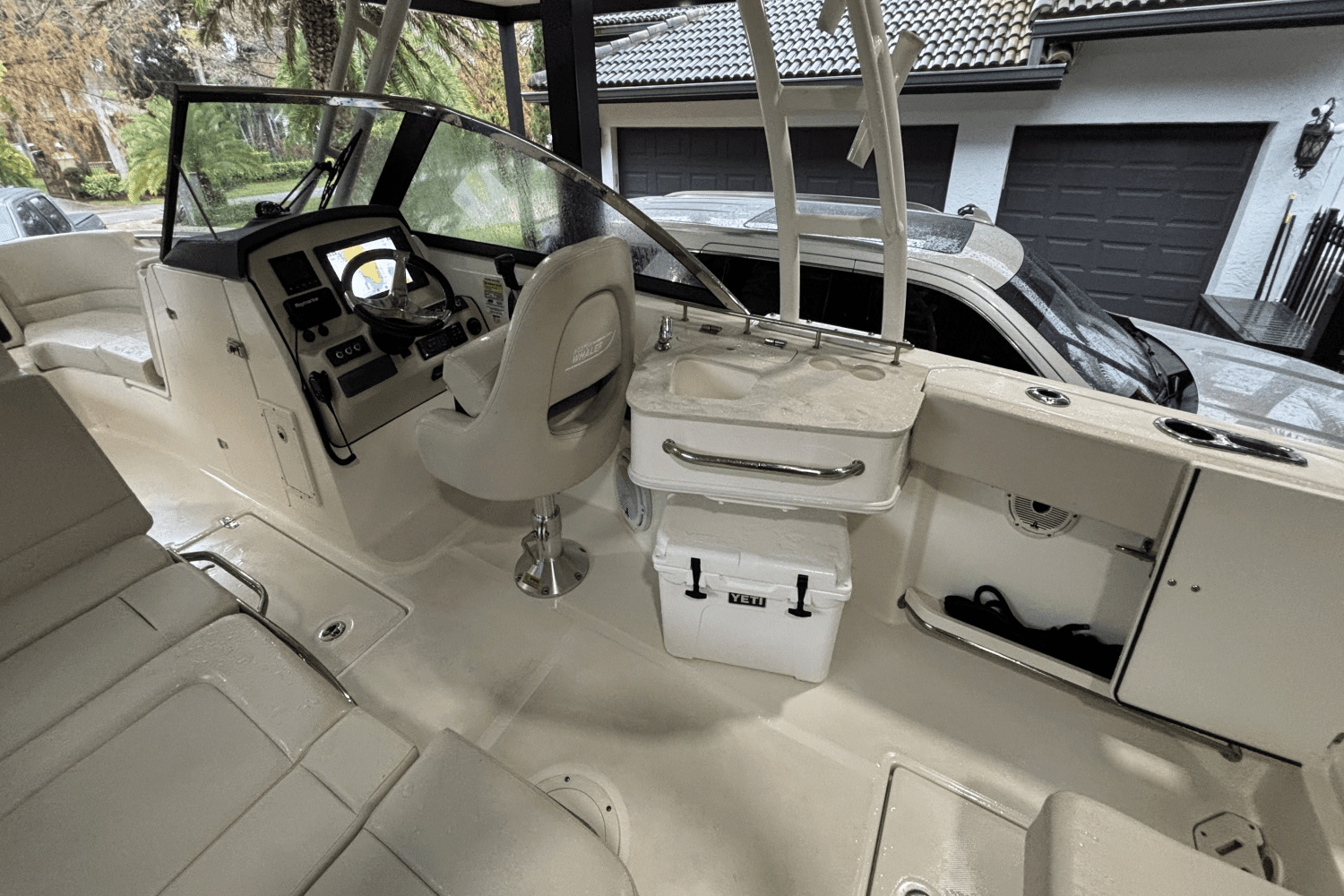 2020 Boston Whaler 230 VANTAGE Image Thumbnail #20