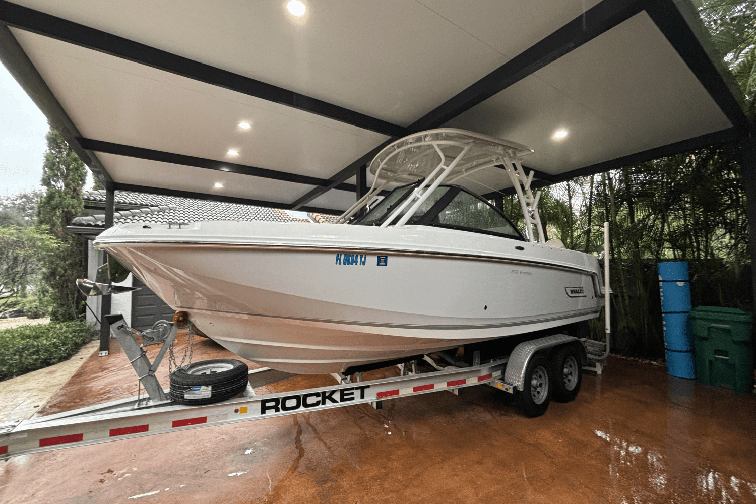 2020 Boston Whaler 230 VANTAGE Image Thumbnail #1