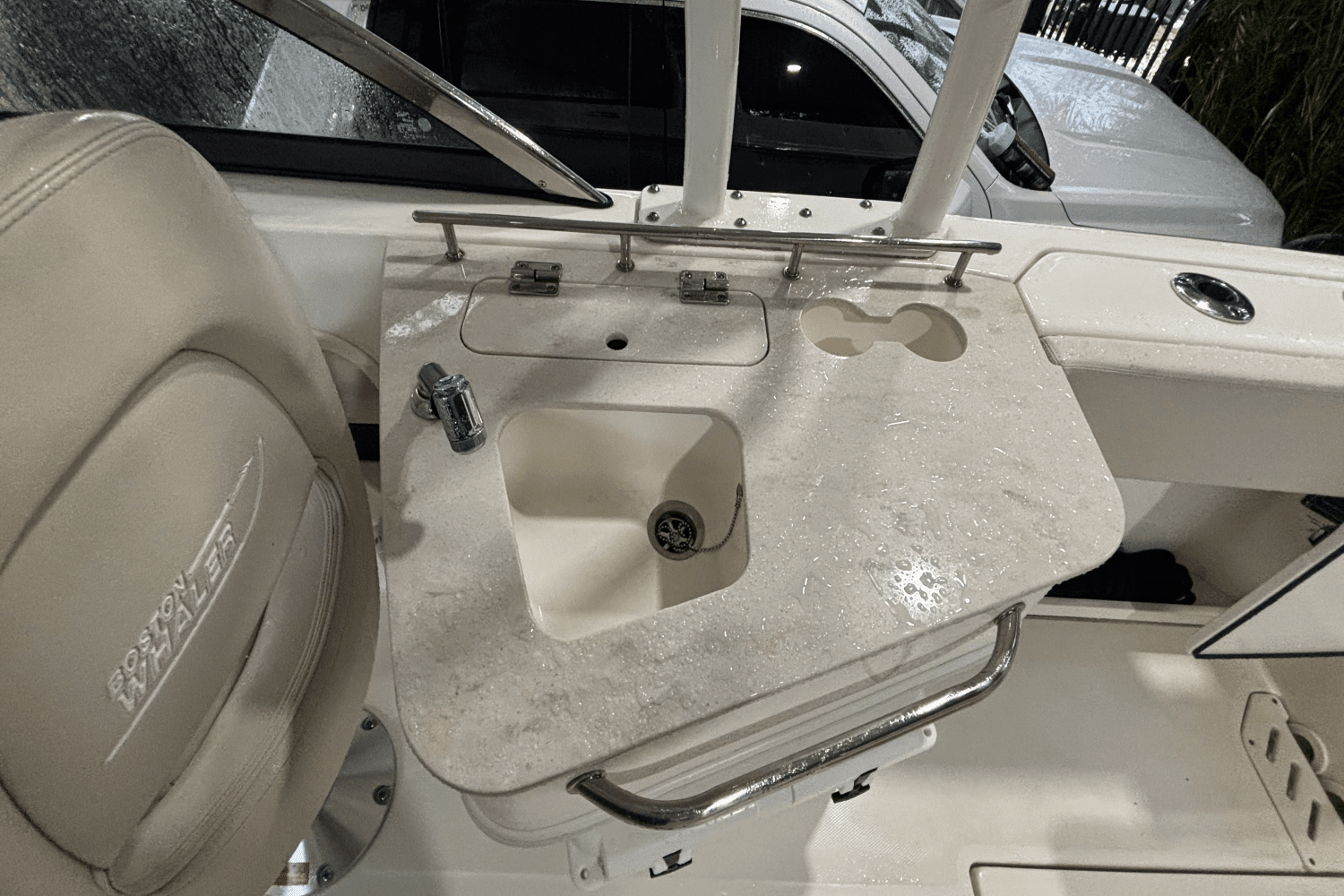 2020 Boston Whaler 230 VANTAGE Image Thumbnail #21