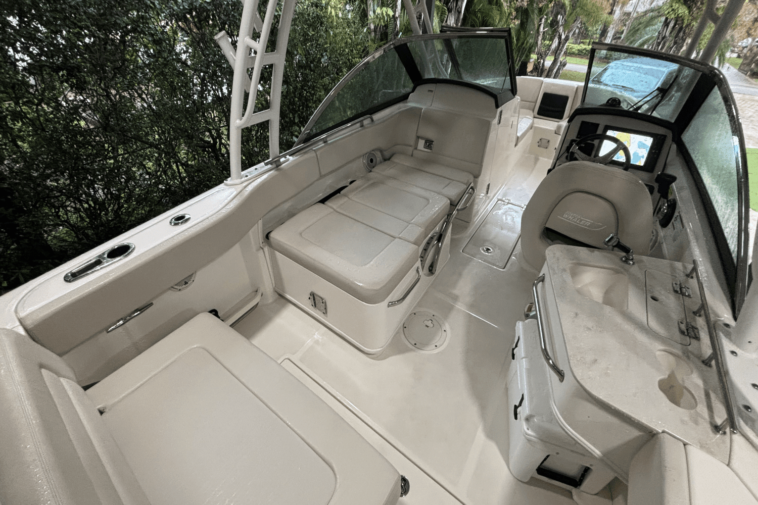 2020 Boston Whaler 230 VANTAGE Image Thumbnail #19