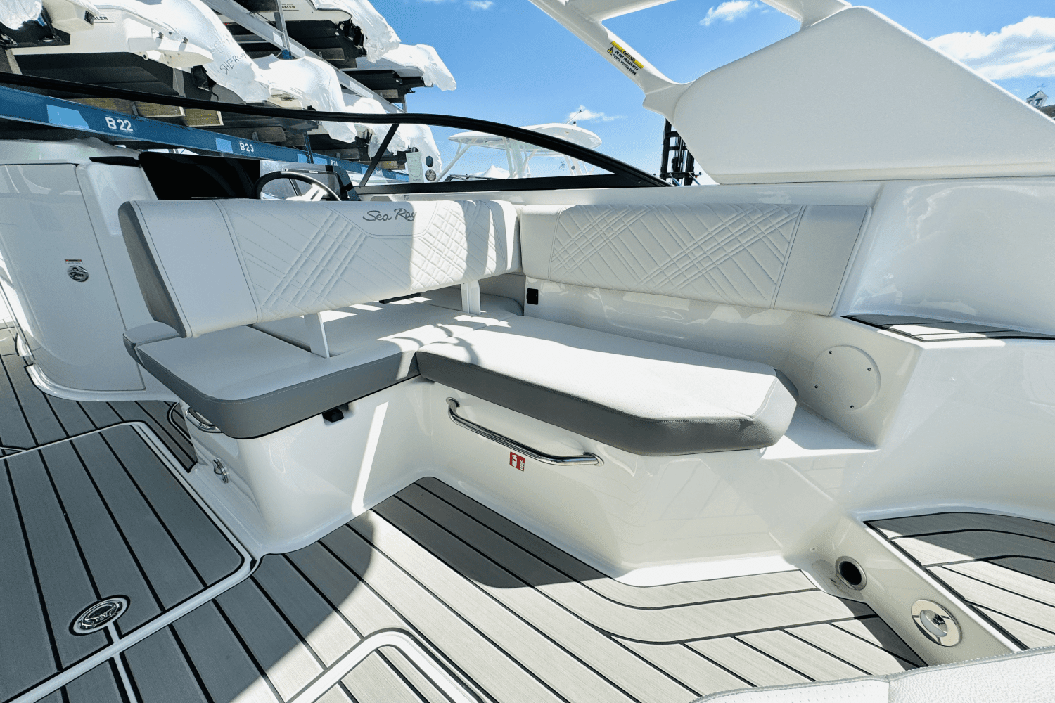 2025 Sea Ray SDX 250 Outboard Image Thumbnail #20