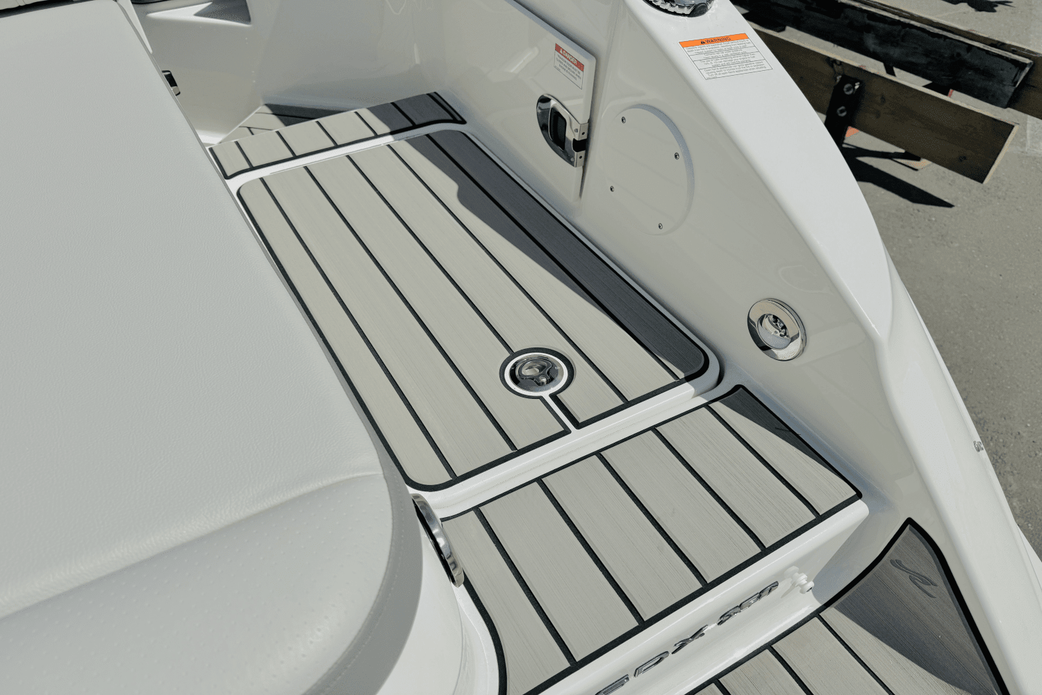 2025 Sea Ray SDX 250 Outboard Image Thumbnail #13