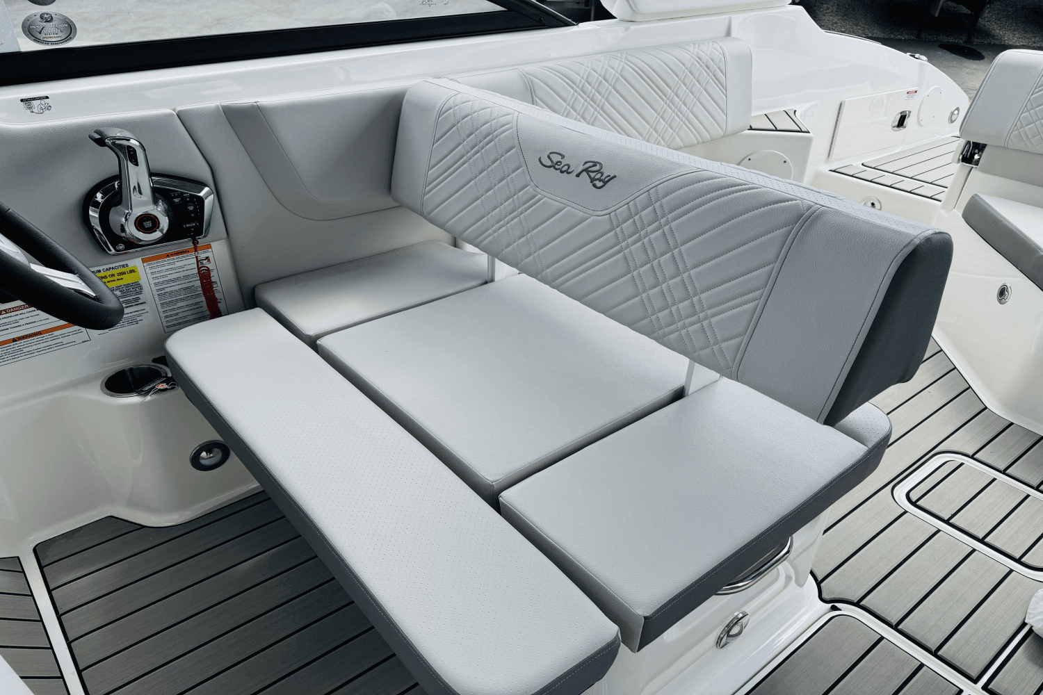2025 Sea Ray SDX 250 Outboard Image Thumbnail #27