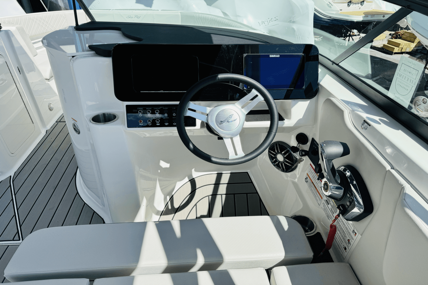 2025 Sea Ray SDX 250 Outboard Image Thumbnail #35